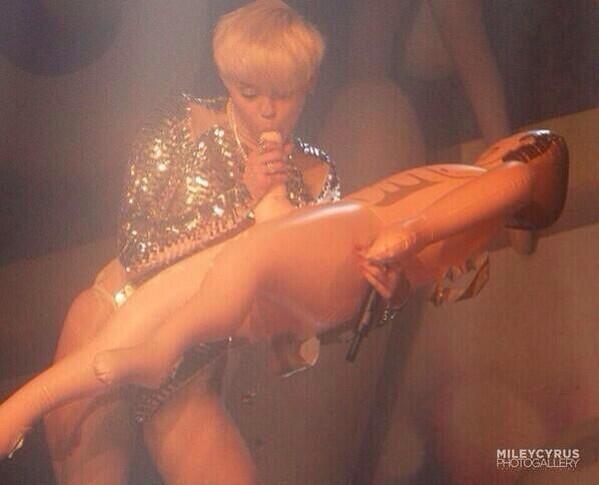 best of Allows her touch miley cyrus fans