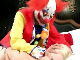Dorito reccomend clown masturbation