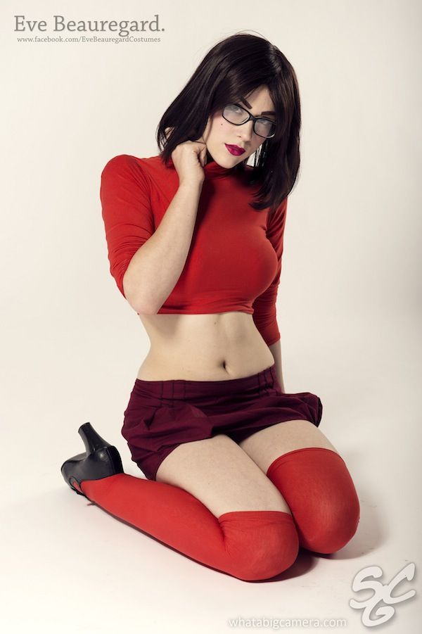 Hot af Velma in panties.