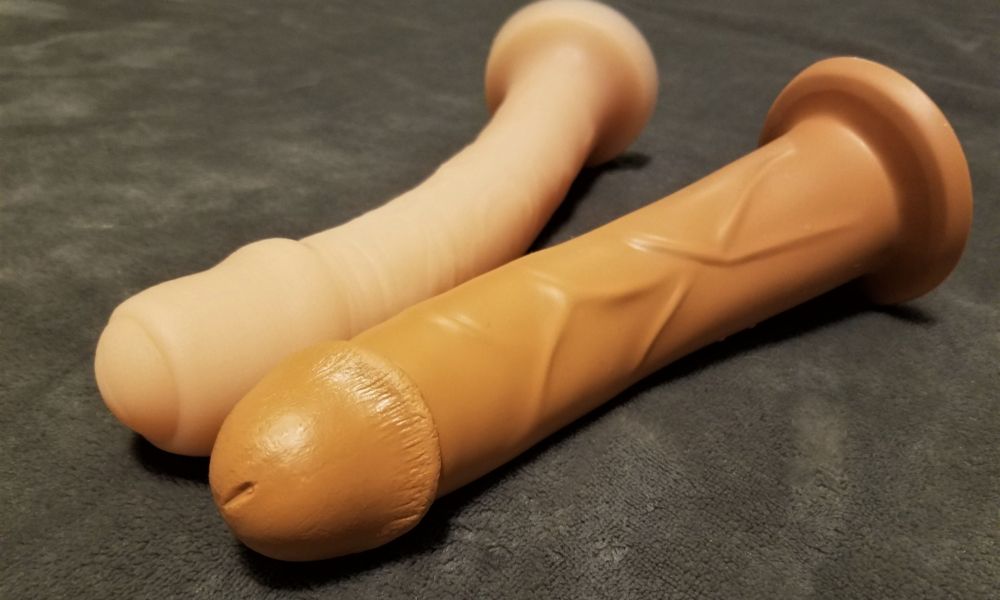 Double vaginal penetration toy