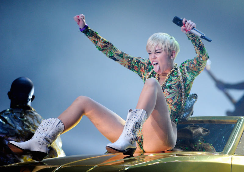 Chef reccomend Miley cyrus bondage