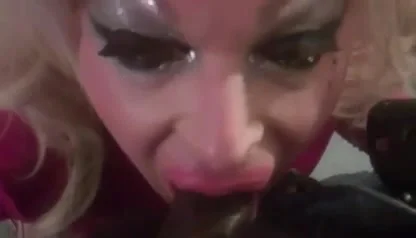 Tranny deepthroat