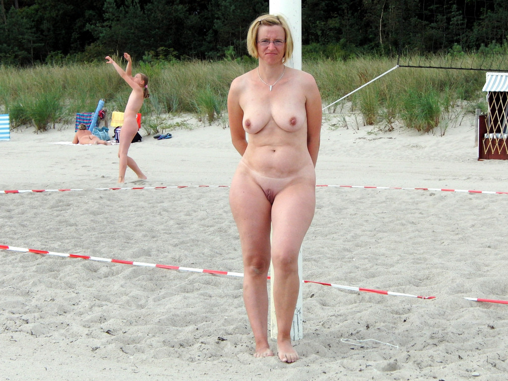 Dark M. recommendet nudists naturists photos Mature